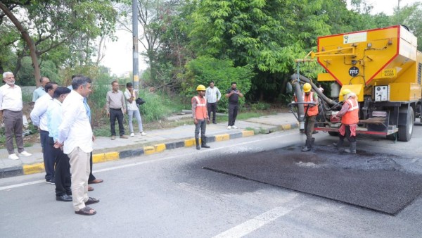 Spray, Injection, Patching, Delhi government, Delhi Public Works Department, permanent pothole repairs, pothole repairs, delhi news, India news, Indian express, current affairs