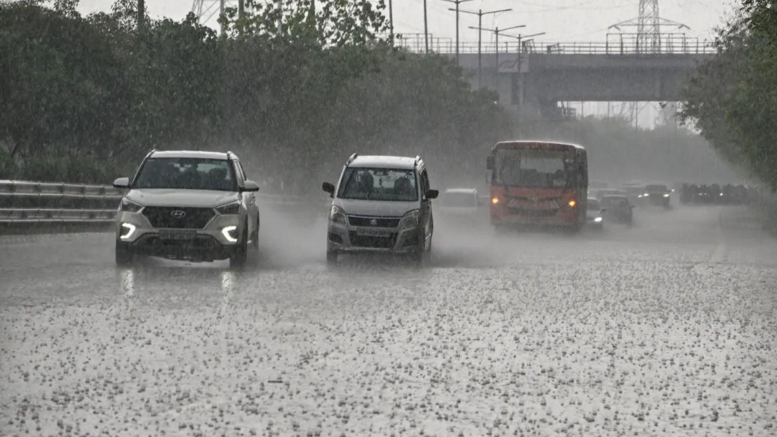 Himachal on High Alert: Red Warning for Extremely Heavy Rain Over Next Two Days