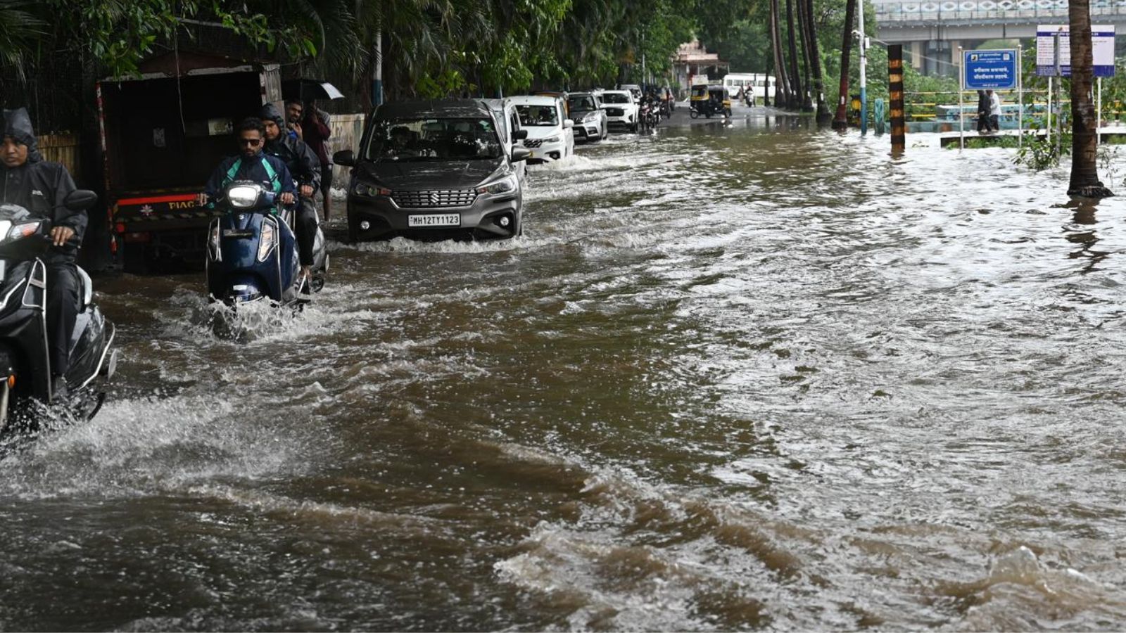 Rain disrupts supply chains; vegetable and fruit prices swing at Pune’s Gultekdi Market | Pune News