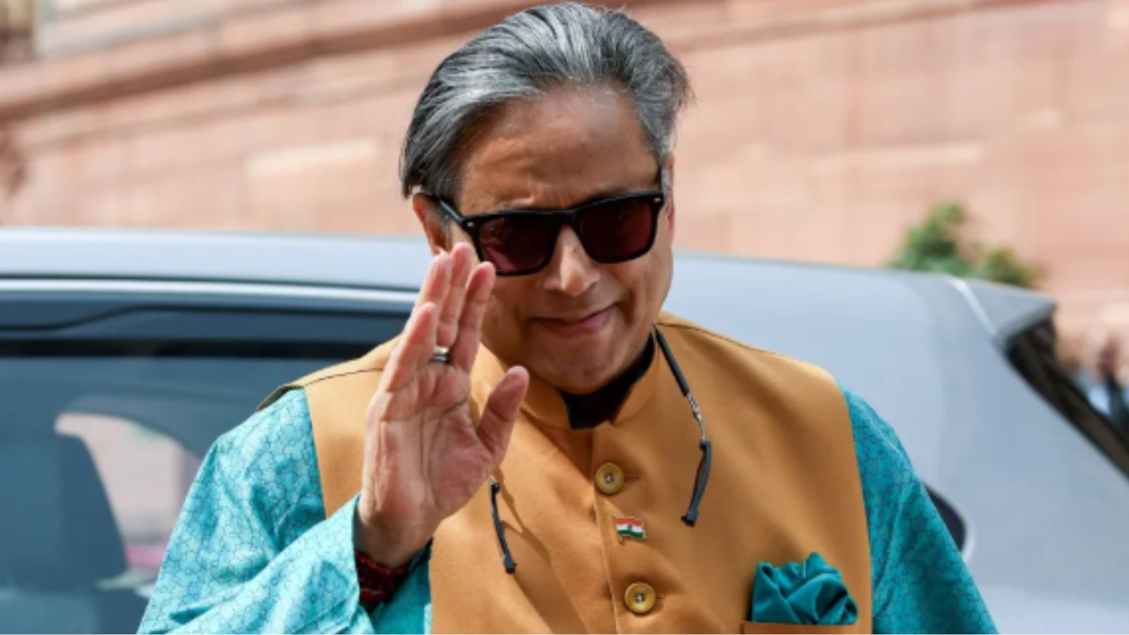 ‘Reproductive patterns’: Shashi Tharoor’s cheeky response to son’s ‘ban boomers from WhatsApp’ post