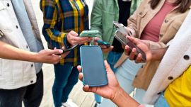 The findings are based on a Corning-commissioned online survey of 1,509 smartphone users across India, conducted in November and December 2025.