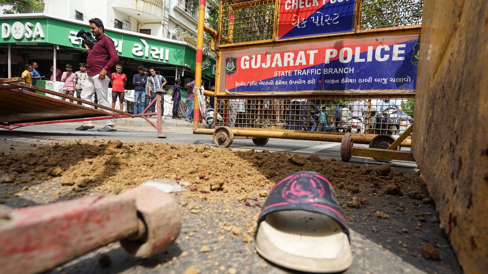 Teen killed as school bus rams into his 2-wheeler in Ahmedabad