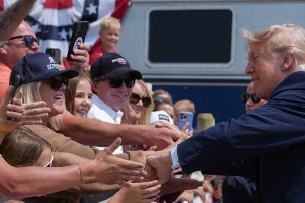 DONALD TRUMP