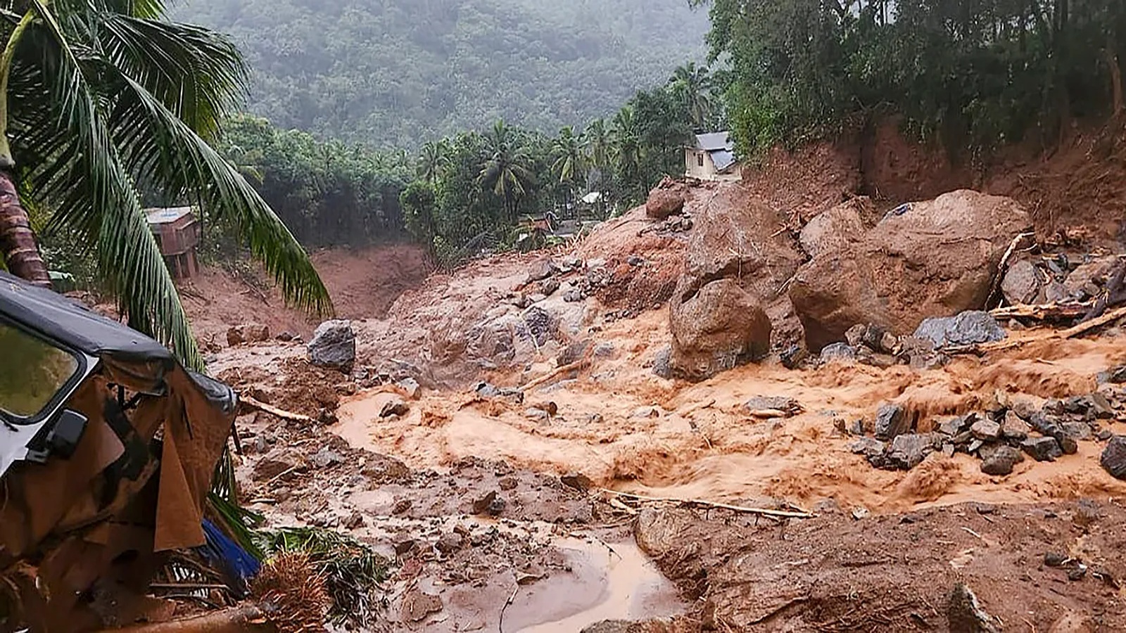 Landslide hits Wayanad tunnel project site; several feared trapped