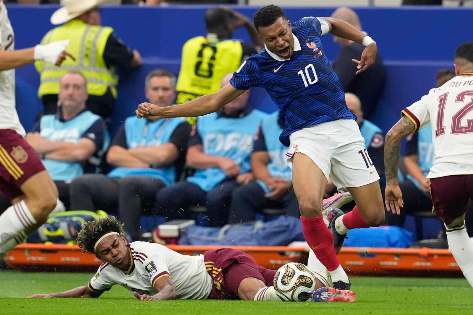 In de la Fuente's Spain, not even Lamine Yamal is exempt from defensive duties. (AP Photo)