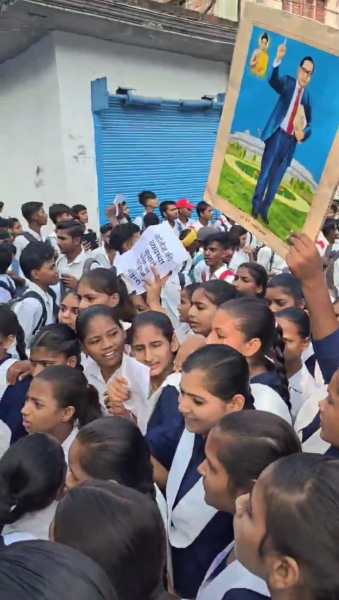 The protest took place at Sarvodaya Inter College in UP's Fatehpur on Tuesday.