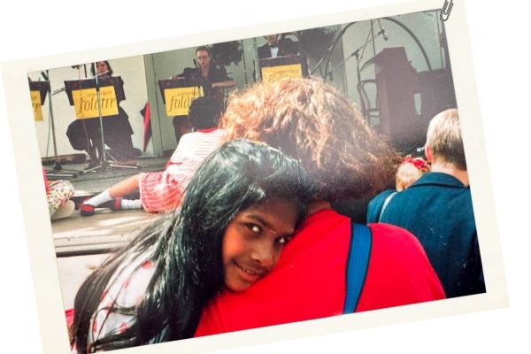 Meena rests her head on her mother Joke's shoulder. Credit: Meena Getlink