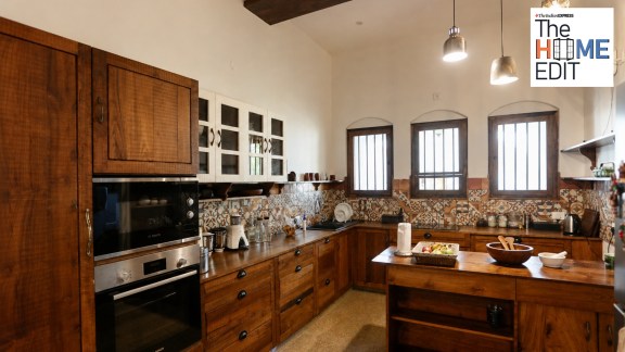 Whenever possible, kitchens should be designed to receive ample daylight while minimising excessive heat gain.