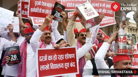 SP legislators protest in UP Assembly