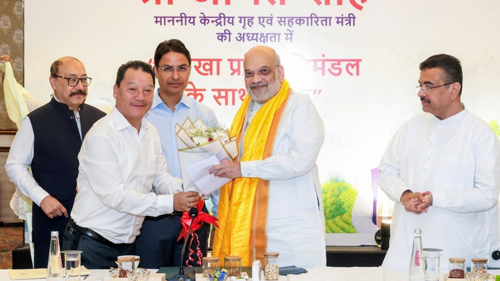 Amit Shah meets Gorkha leaders in Siliguri, Amit Shah meets Gorkha leaders, Gorkha issue, Amit Shah, Gorkha identity issue, Indian express news, current affairs