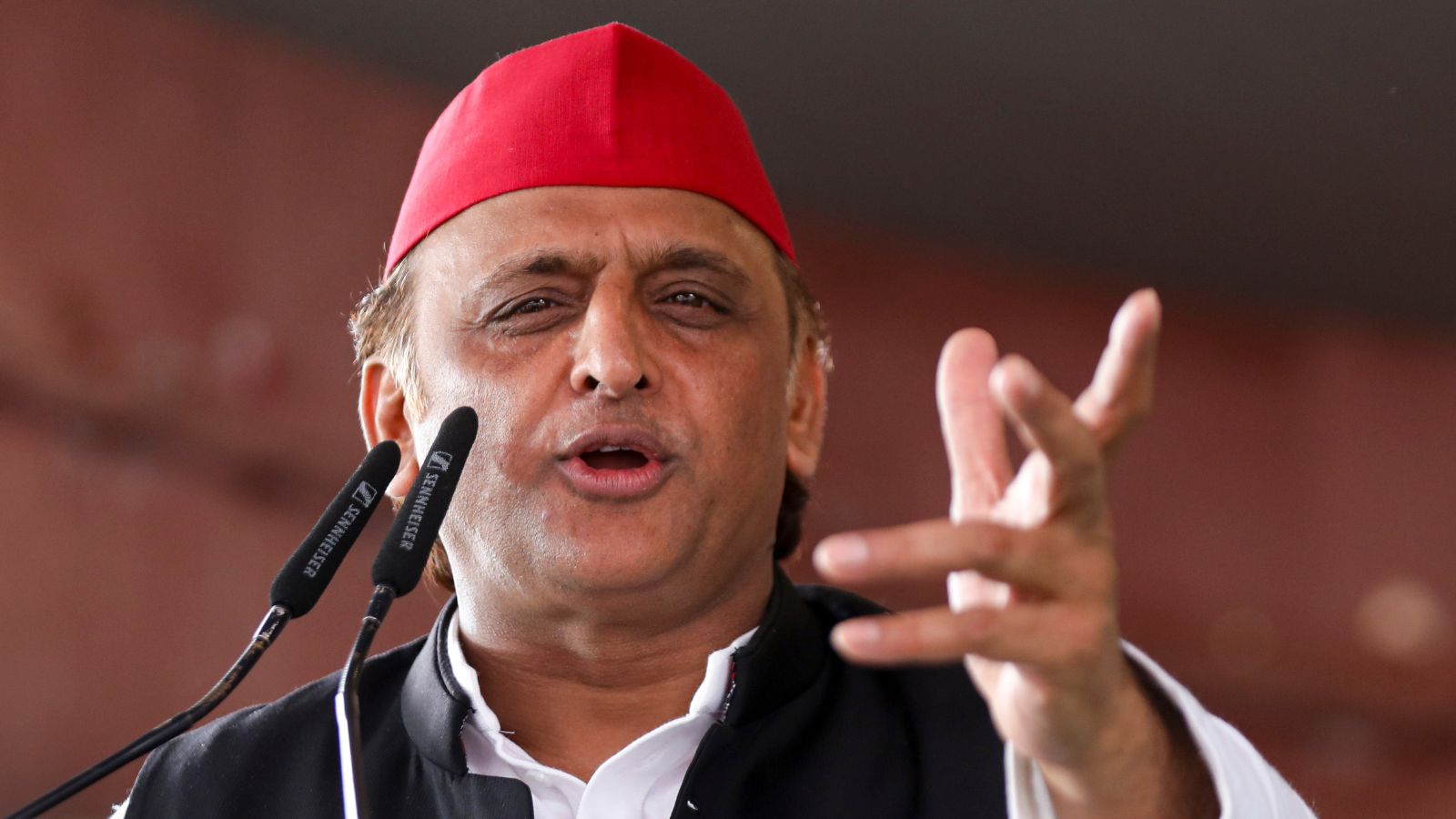 Akhilesh Yadav's Remarks Highlight UP Political Shifts Ahead of 2027 Elections