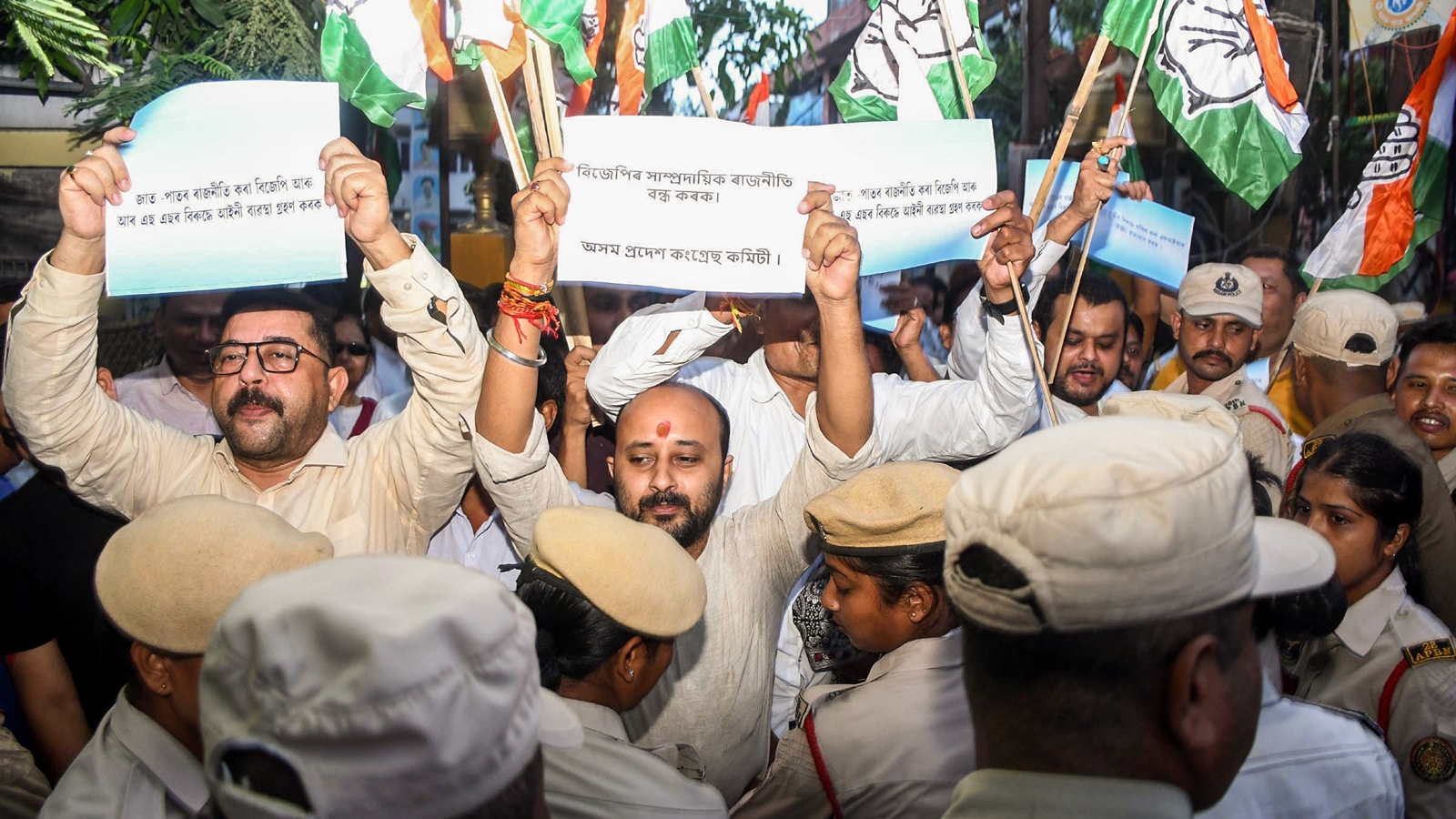 ‘Abhorrently casteist’: Congress leaders protest FIR against Rahul over Haldwani remarks ‘Abhorrently casteist’: Congress leaders protest FIR against Rahul over Haldwani remarks