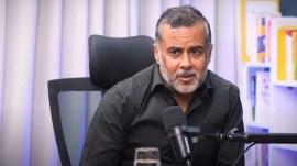 Chetan Bhagat on salaried jobs