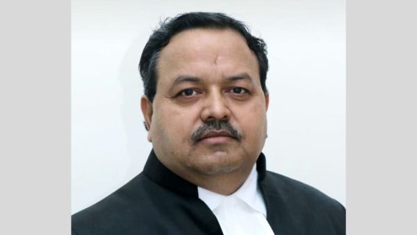 Justice Naresh Kumar Chandravanshi Chhattisgarh High Court divorce parents cruelty husband wife 