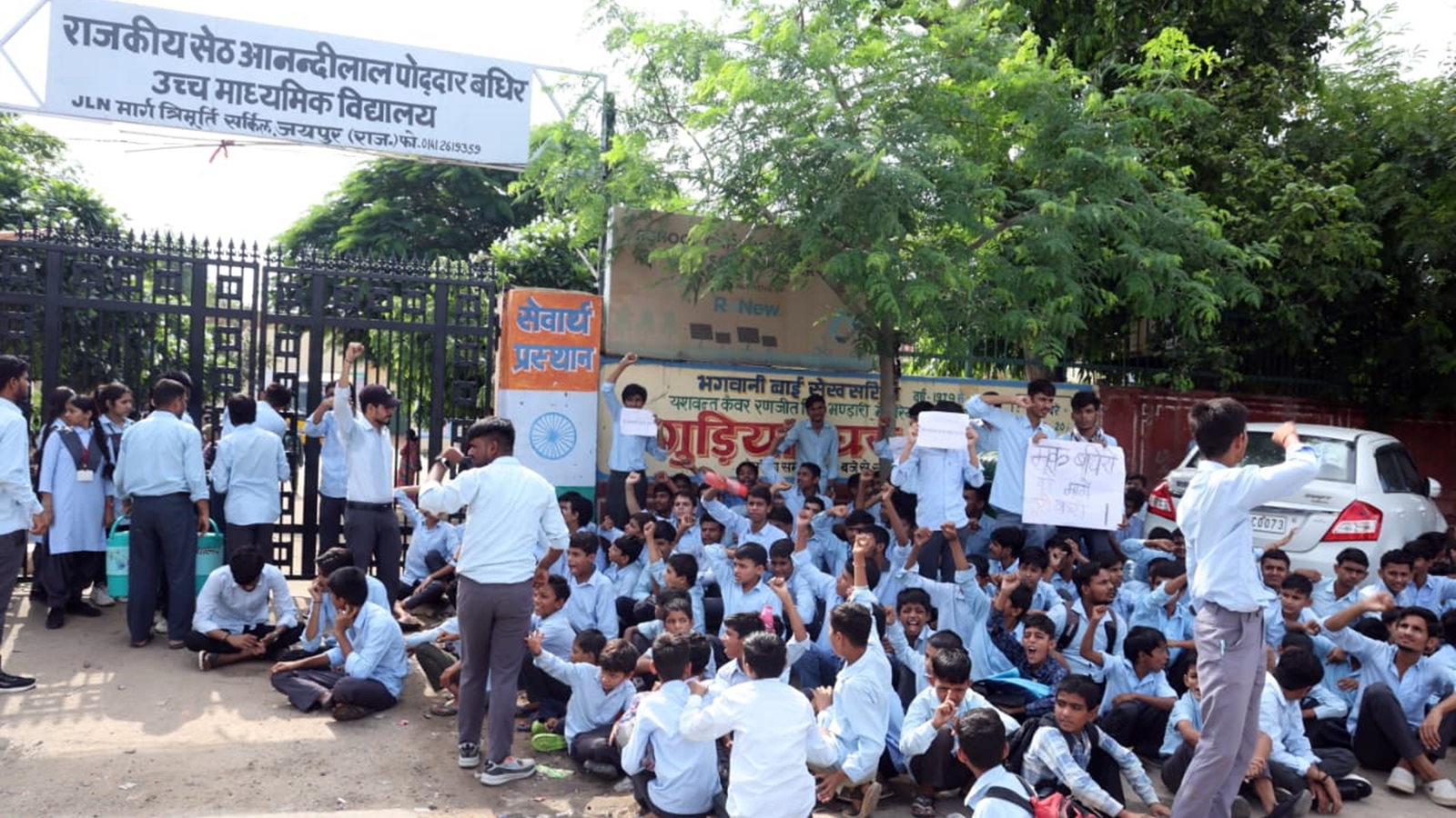 Cracked walls, dry taps, dirty toilets: Jaipur students’ protest costs principal his post