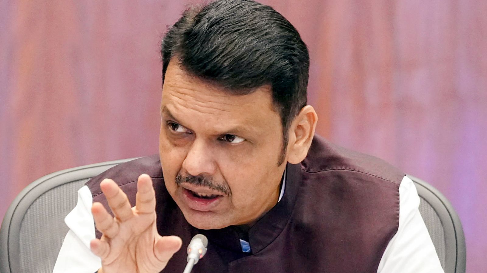 महाराष्ट्र में युवाओं को साधने के लिए भाजपा का नया मास्टरस्ट्रोक: कैश और रील्स पर दांव