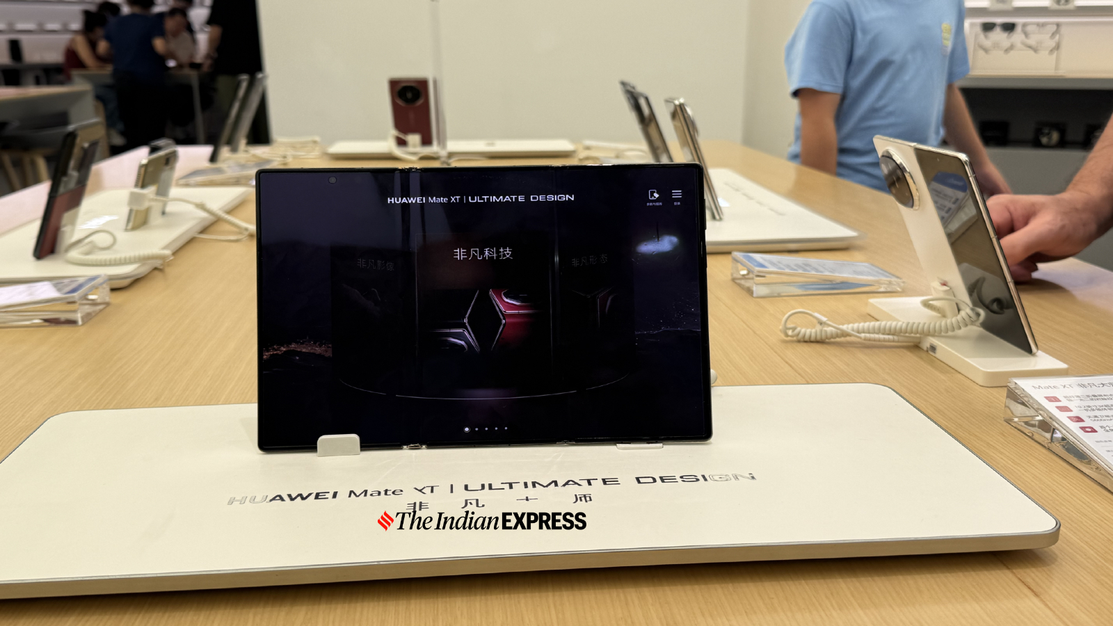 Apple and Huawei set for foldable showdown in September