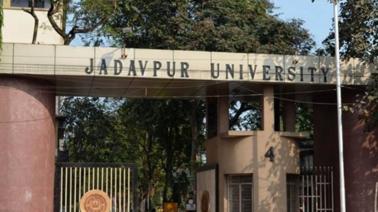 Violent Clash Between Student Groups at Kolkata's Jadavpur University