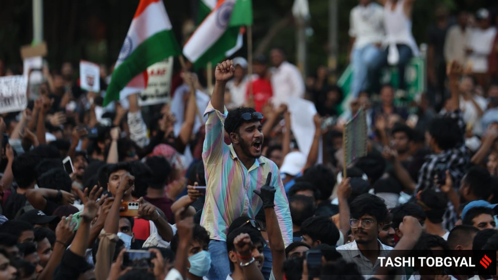 Tavleen Singh Analysis: Why Political Leaders Failed to Learn from the Cockroach Protest