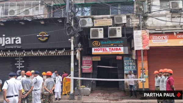 Fire broke out a al hotel in Kolkata (Express photo by Partha Paul)