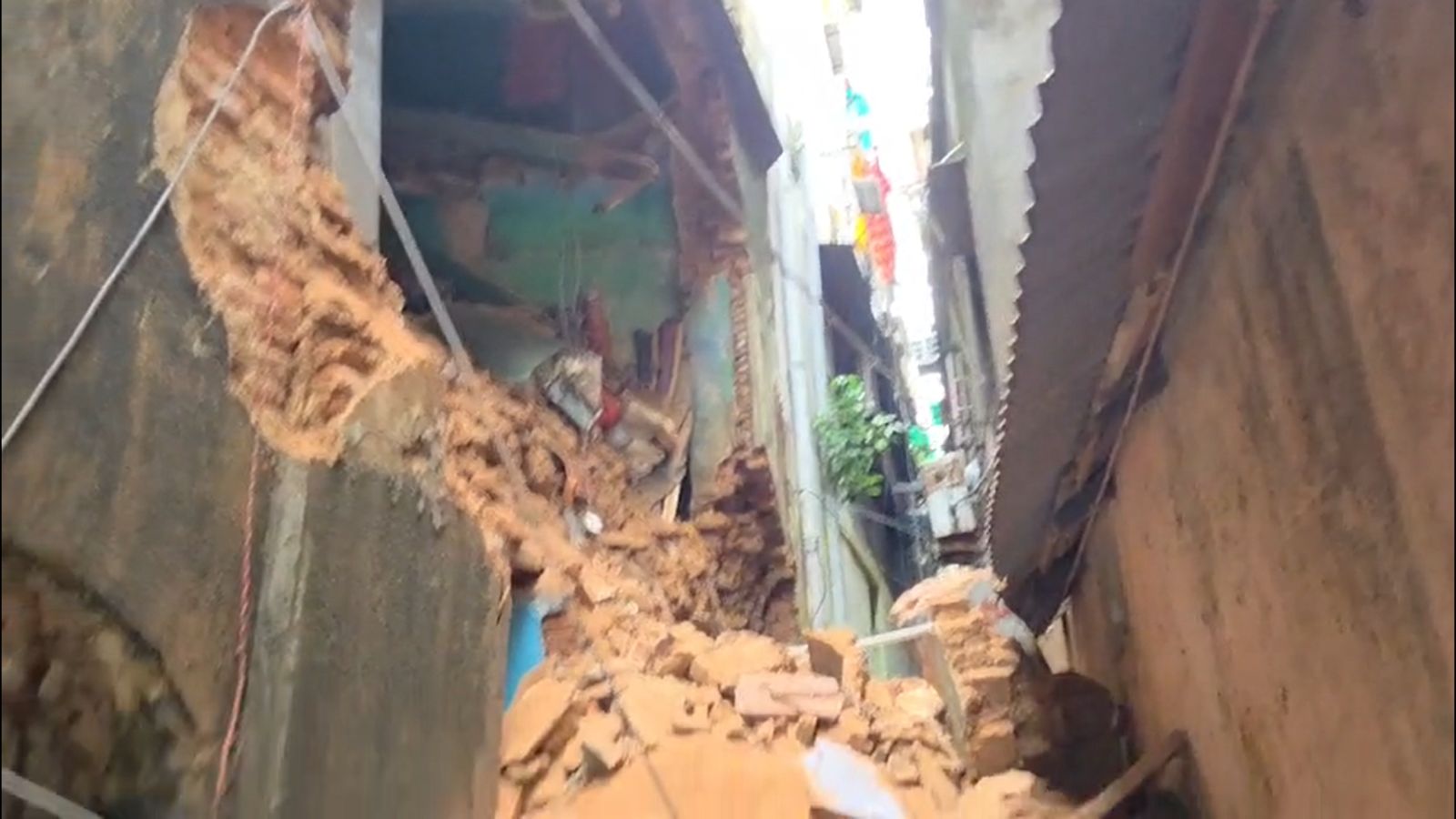 Kolkata rain: Woman killed as 200-year-old structure collapses in Jorabagan | Kolkata News
