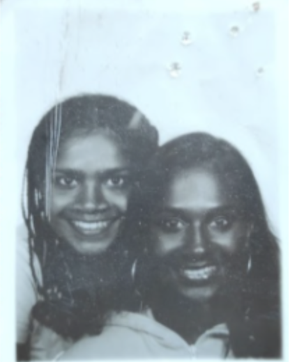 Meena and Minal as teenagers (Credit MyHeritage)