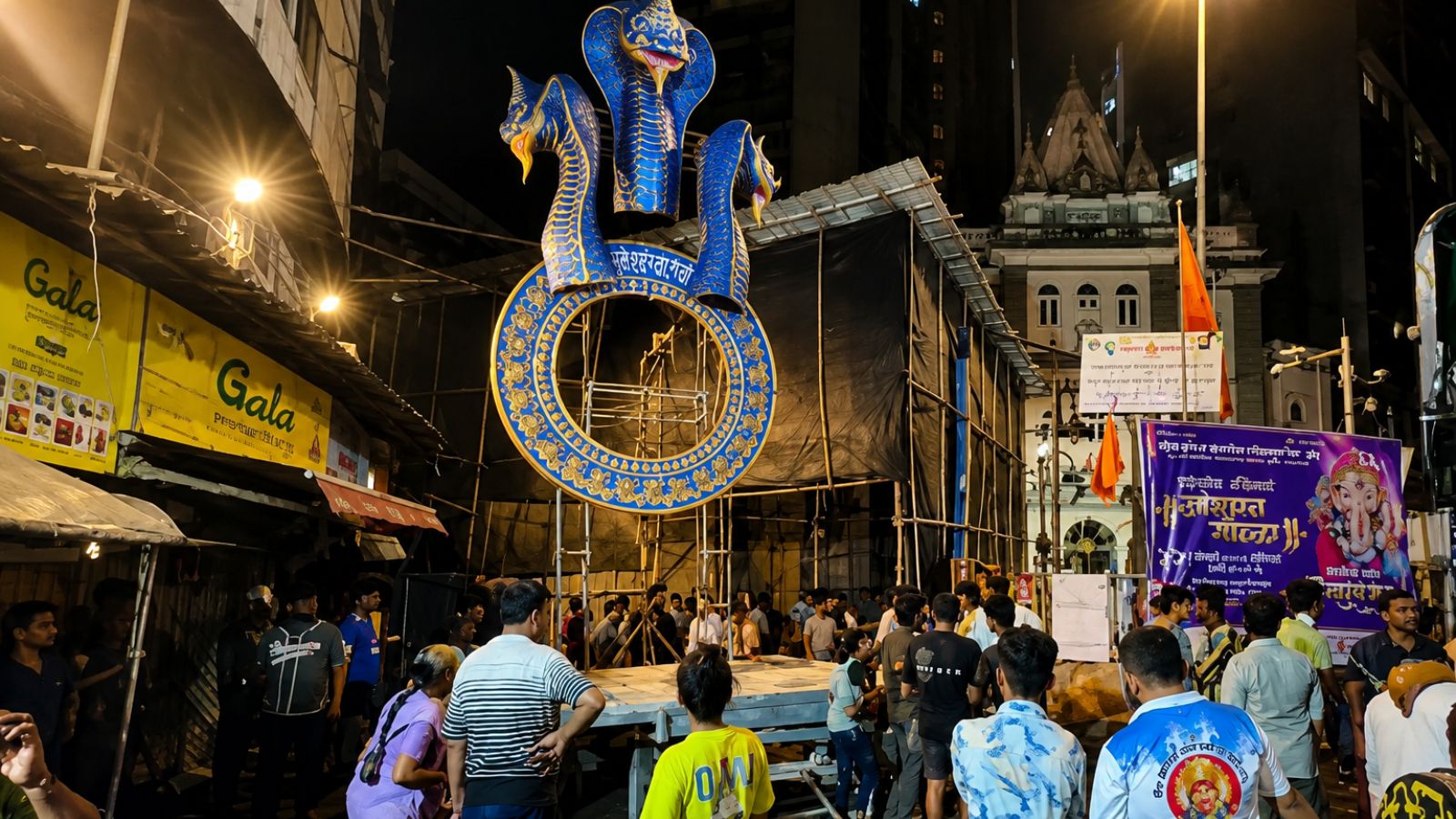 2 killed, 5 injured after Ganpati idol collapses during procession in Mumbai