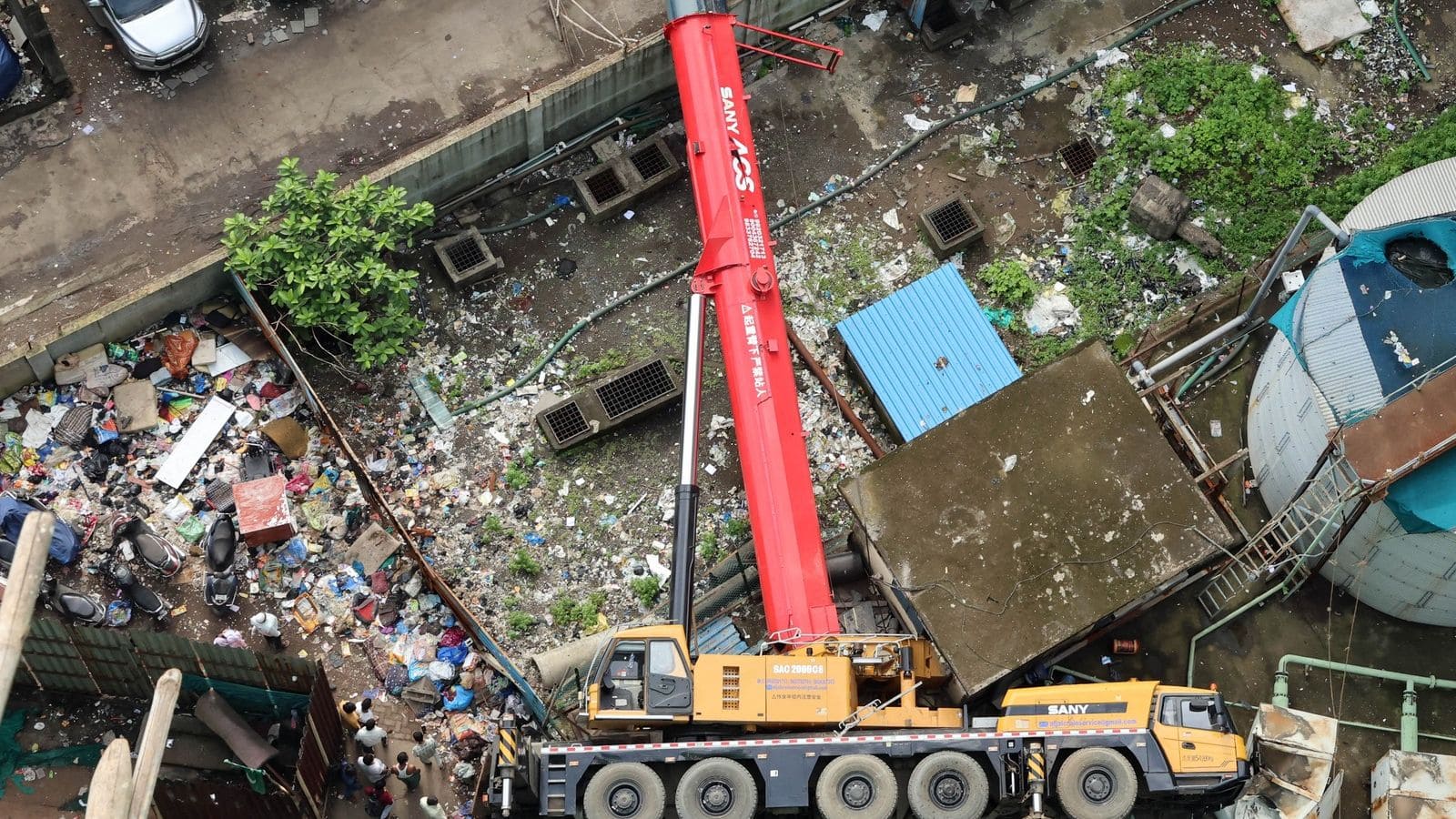 A crane can lift 1,000 tonnes. Here’s what makes it topple in Mumbai