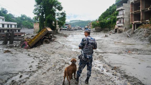 Bhopal relative missing after Nepal floods, Nepal floods, india aid to Nepal. Nepal flash floods, Nepal flood death toll, Nepal floods 359 dead, 288 Indians missing in Nepal, Nepal Tibet flash flood, Rasuwa flood, Trishuli River flood, Kailash Mansarovar pilgrims missing, Nepal rescue operations, India relief for Nepal, barrier lake Tibet, Indians stranded in Tibet, Nepal flood latest updates