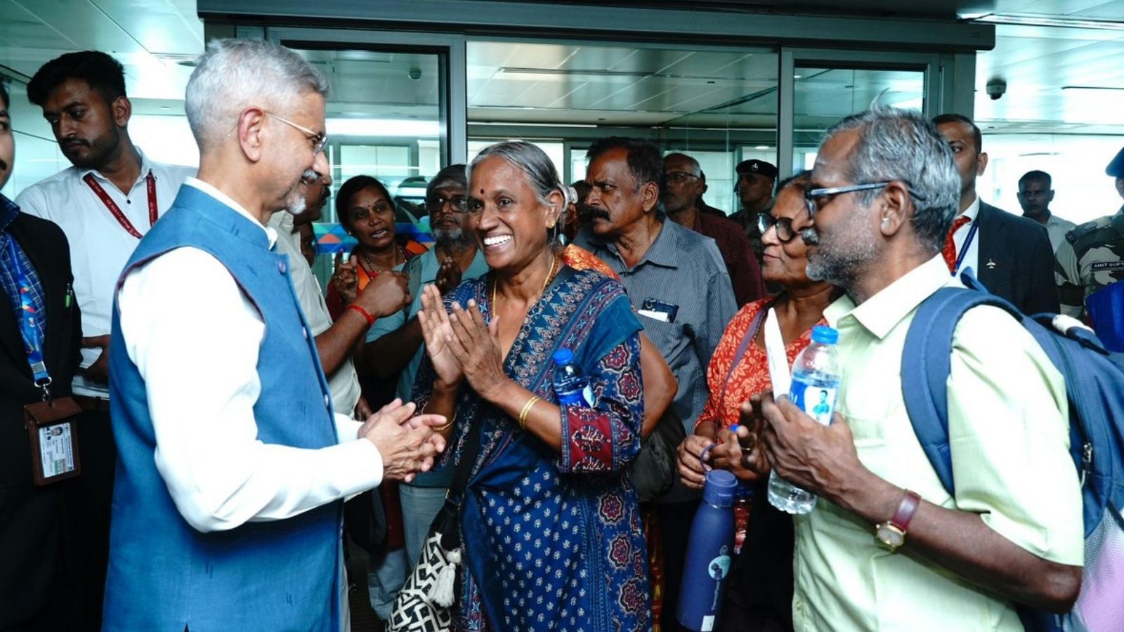 320 Indians still missing after Nepal floods; 21 rescued land in Delhi