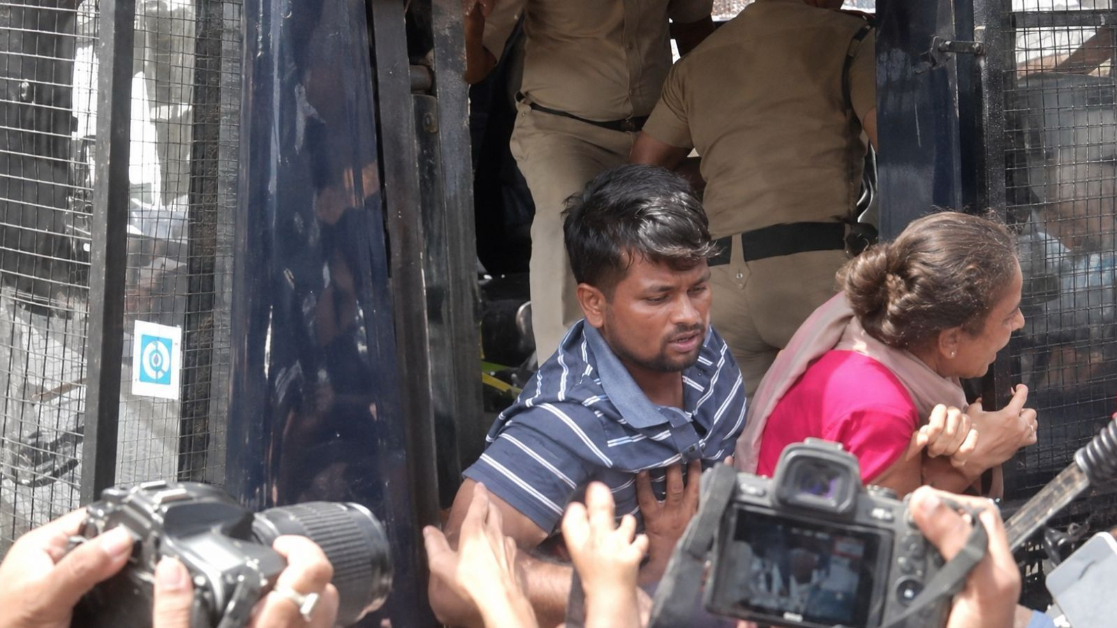 सुप्रीम कोर्ट का बड़ा फैसला: तरुण तेजपाल को दो सप्ताह के भीतर आत्मसमर्पण करने का आदेश