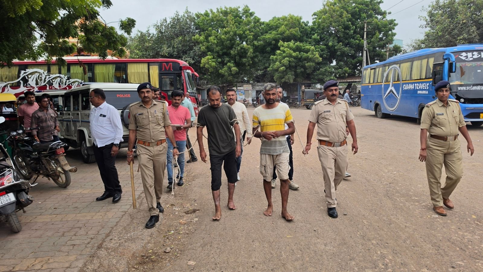 In Porbandar, two men kidnap & assault musician; caught and ‘made to apologise’