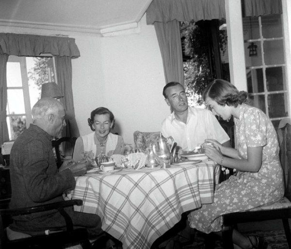 Prime Minister Shri Jawaharlal Nehru's and Their Excellencies the Earl and Countess Mountbatten enjoying tea in Simla, during a holiday in 1948 (Wikimedia Commons)