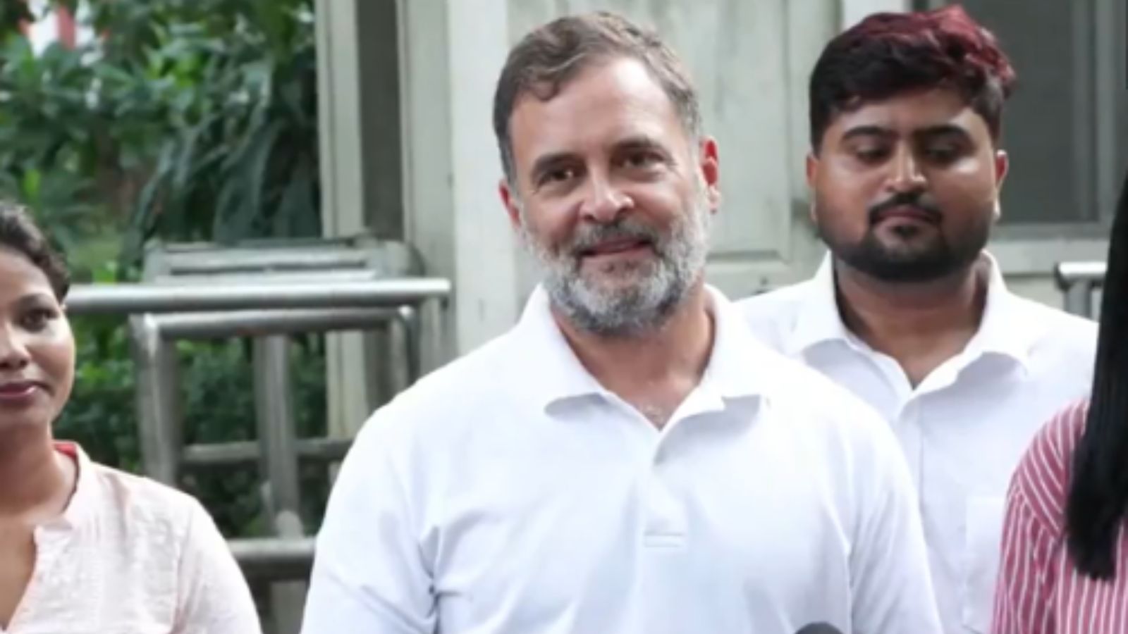 Rahul Gandhi defamation case for Savarkar comments cancelled by Supreme Court