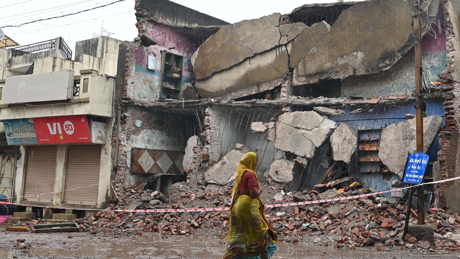indianexpress.com - Parimal A Dabhi - Rajkot man refused family's pleas to vacate, dies as dilapidated house collapses
