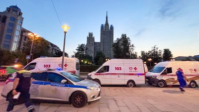 mergency vehicles are parked in an area near a deadly ‚Äãexplosion at ‚Äãa ‚Äãrestaurant in Moscow, Saturday, Aug. 1, 2026. (Sergei Vedyashkin/Moscow News Agency via AP)