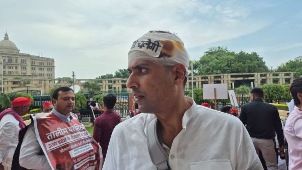 Samajwadi Party MLAs protest outside UP Assembly