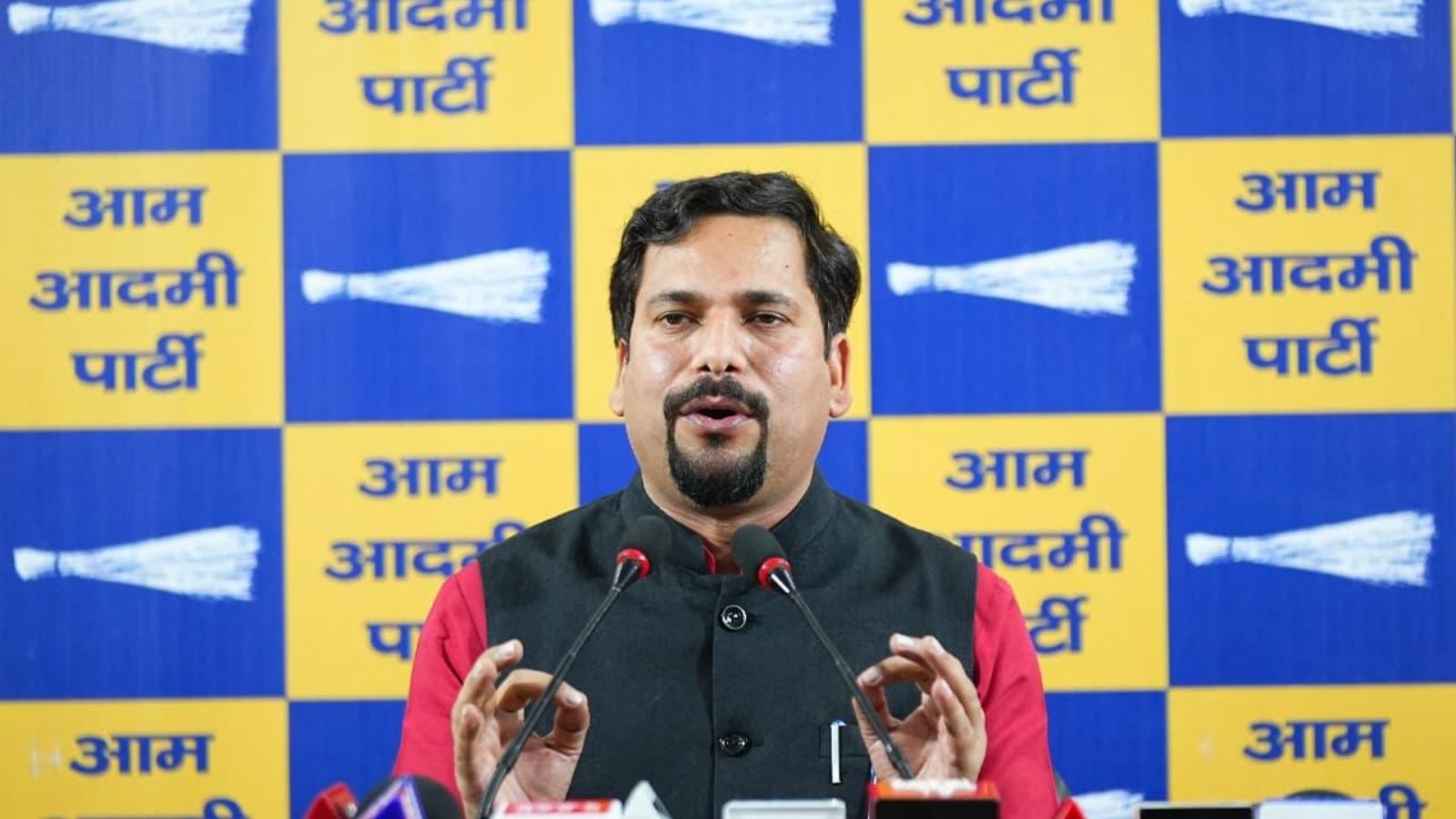 दिल्ली साइकिल वितरण योजना में भ्रष्टाचार के आरोप: AAP ने ACB से की FIR की मांग