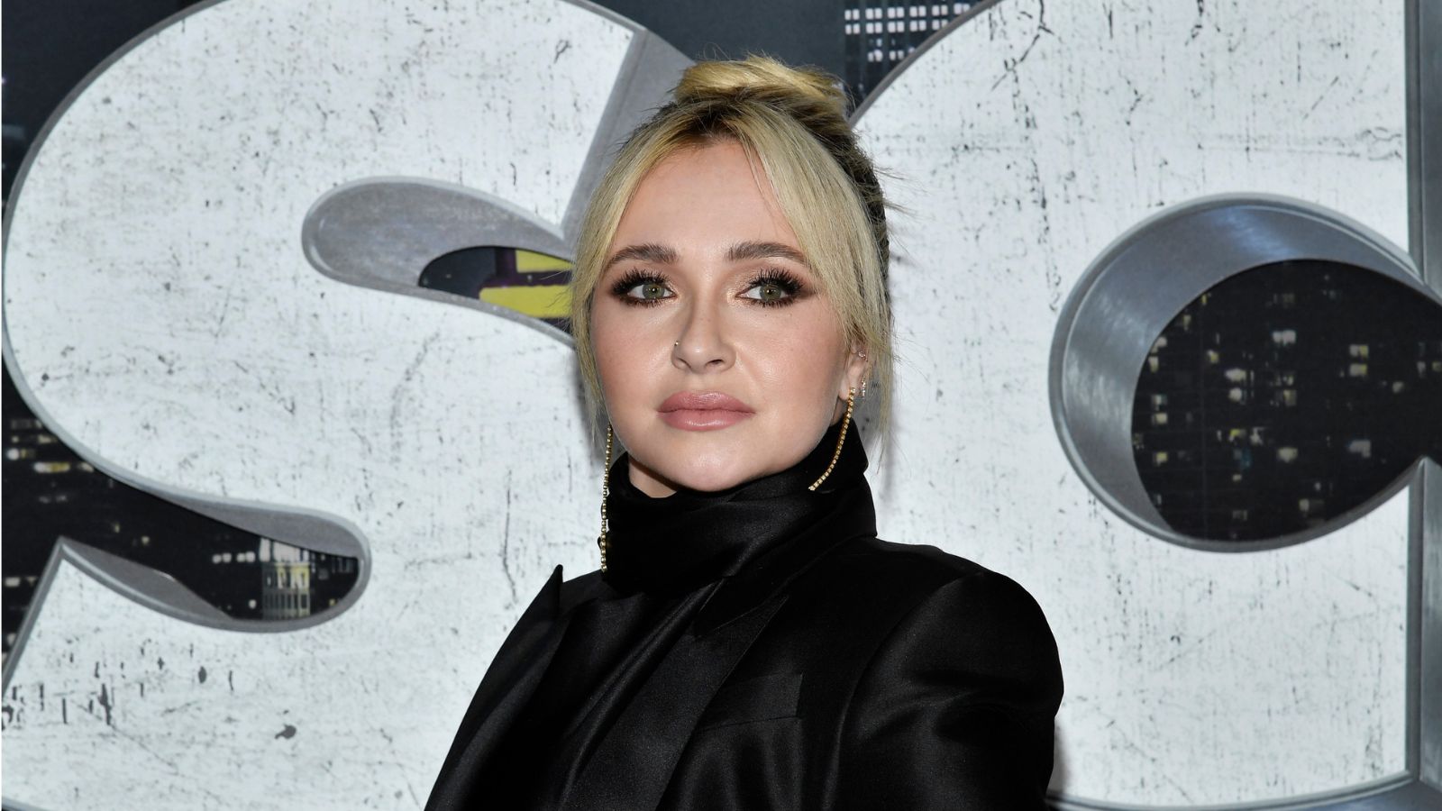 हेडन पैनटियर का निधन: एक असाधारण अभिनेत्री के संघर्षपूर्ण और उतार-चढ़ाव भरे जीवन का सफर