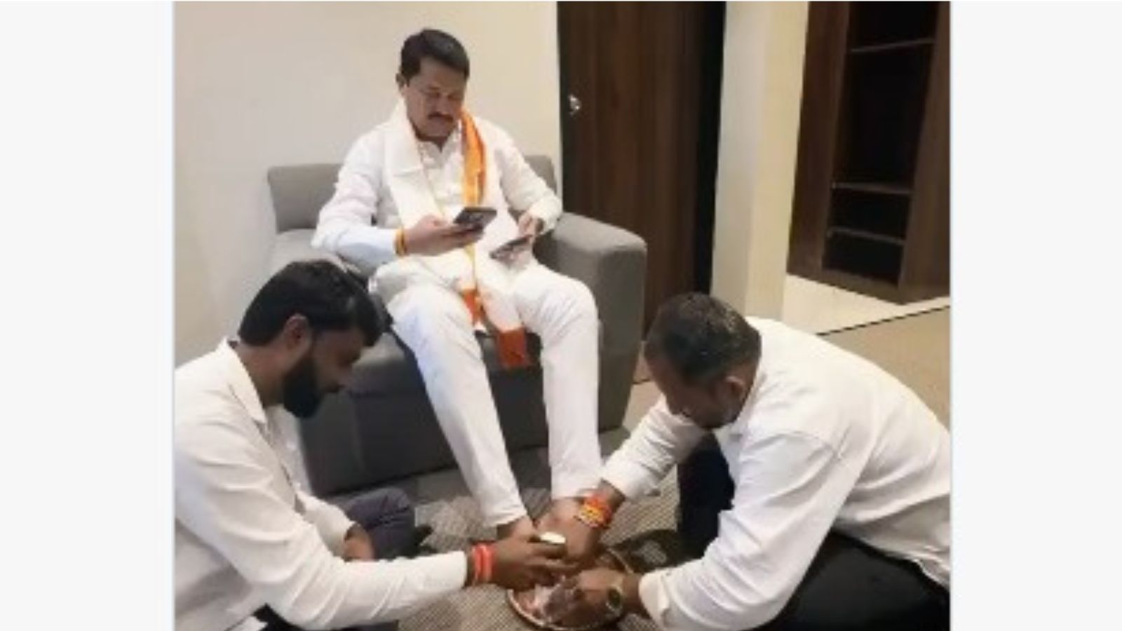 Nana Patole's Feet-Washing Video Sparks Political Debate in Maharashtra