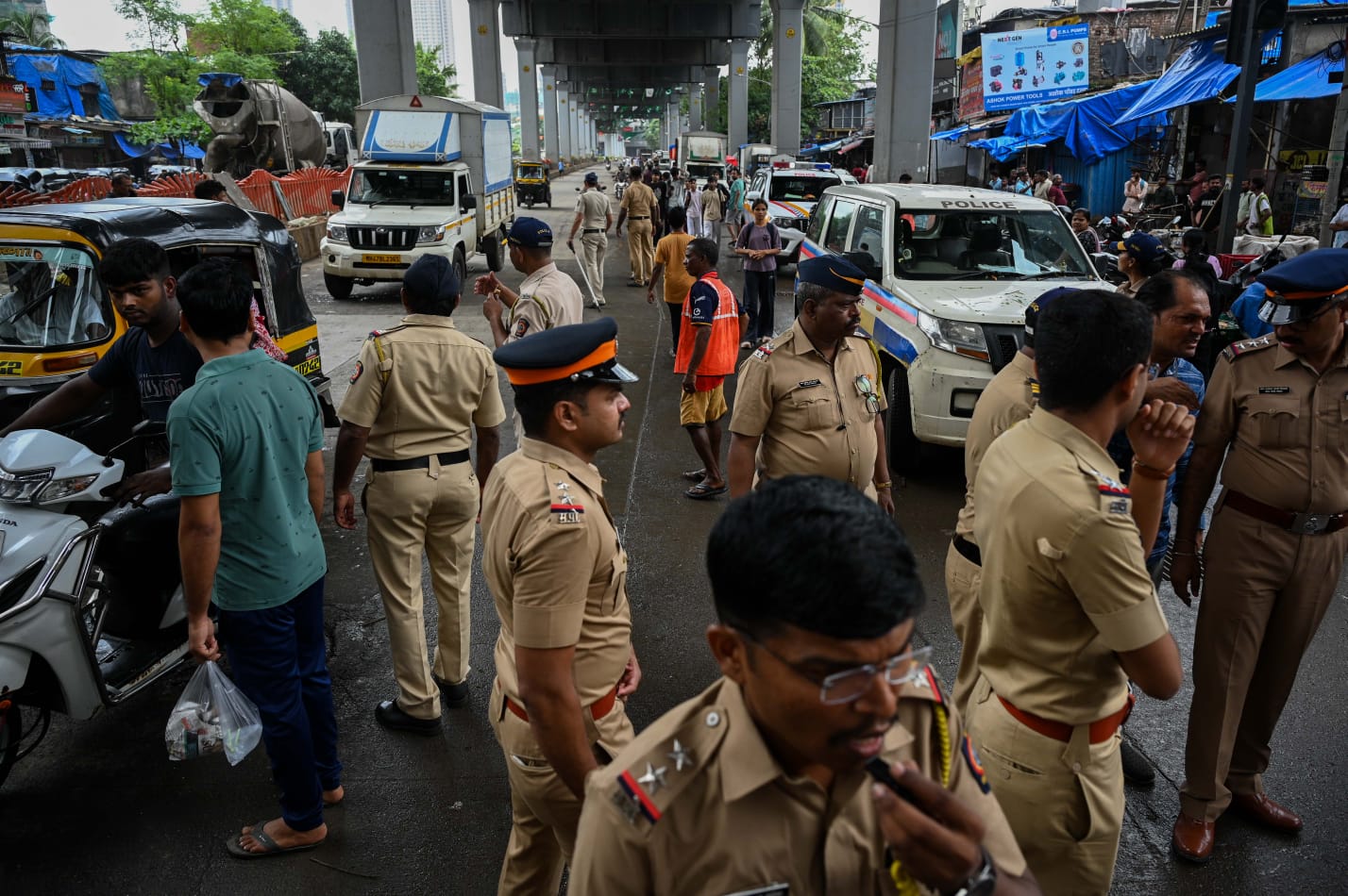 मुंबई में मराठी भाषा अनिवार्यता पर बवाल: प्रवासी ड्राइवरों ने कांदिवली में किया सड़क जाम