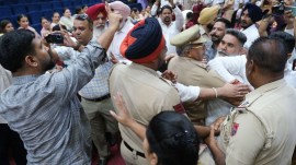 aap bjp councillors clash