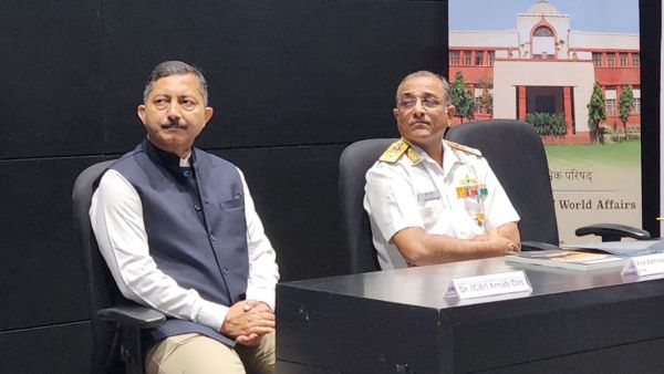 Dr (Cdr) Arnab Das and Vice Admiral Anil Jaggi