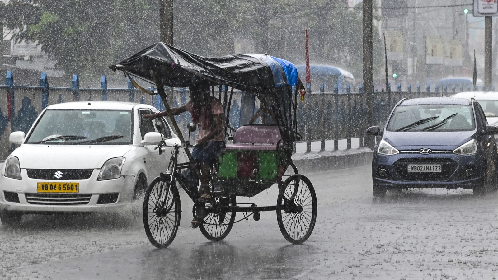 IMD Forecasts Low-Pressure Formation, Heavy Rain and Thunderstorms in Bengal