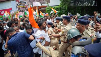 Bihar government blinks on single-stage teachers’ exam, protesters to call off stir