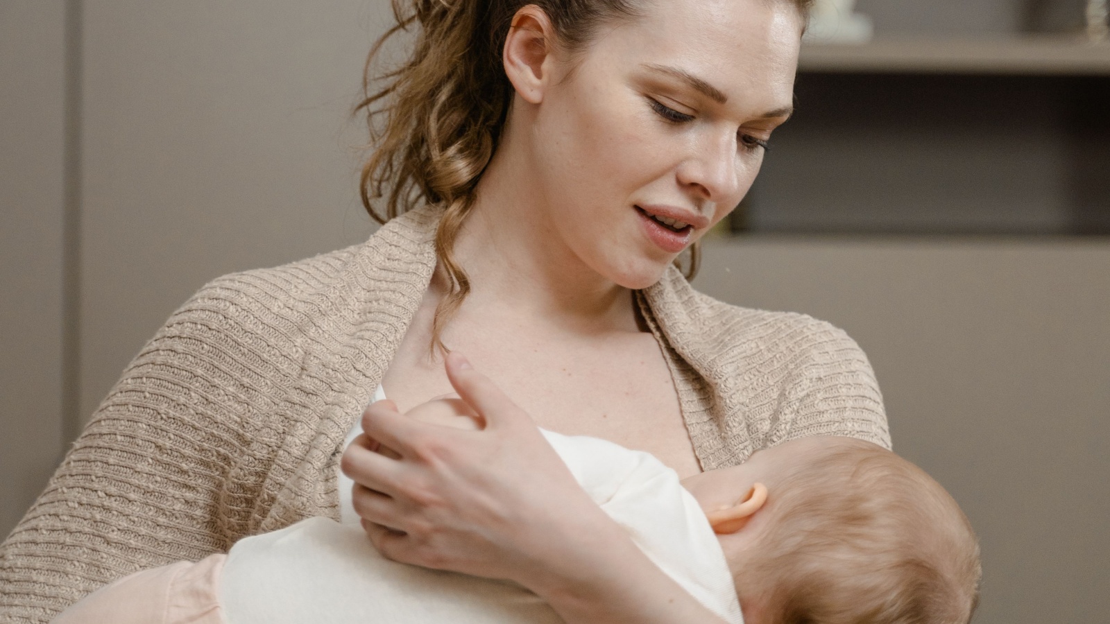 Breastfeeding vs. Breast Pumps: When Medical Experts Say Pumping is Necessary
