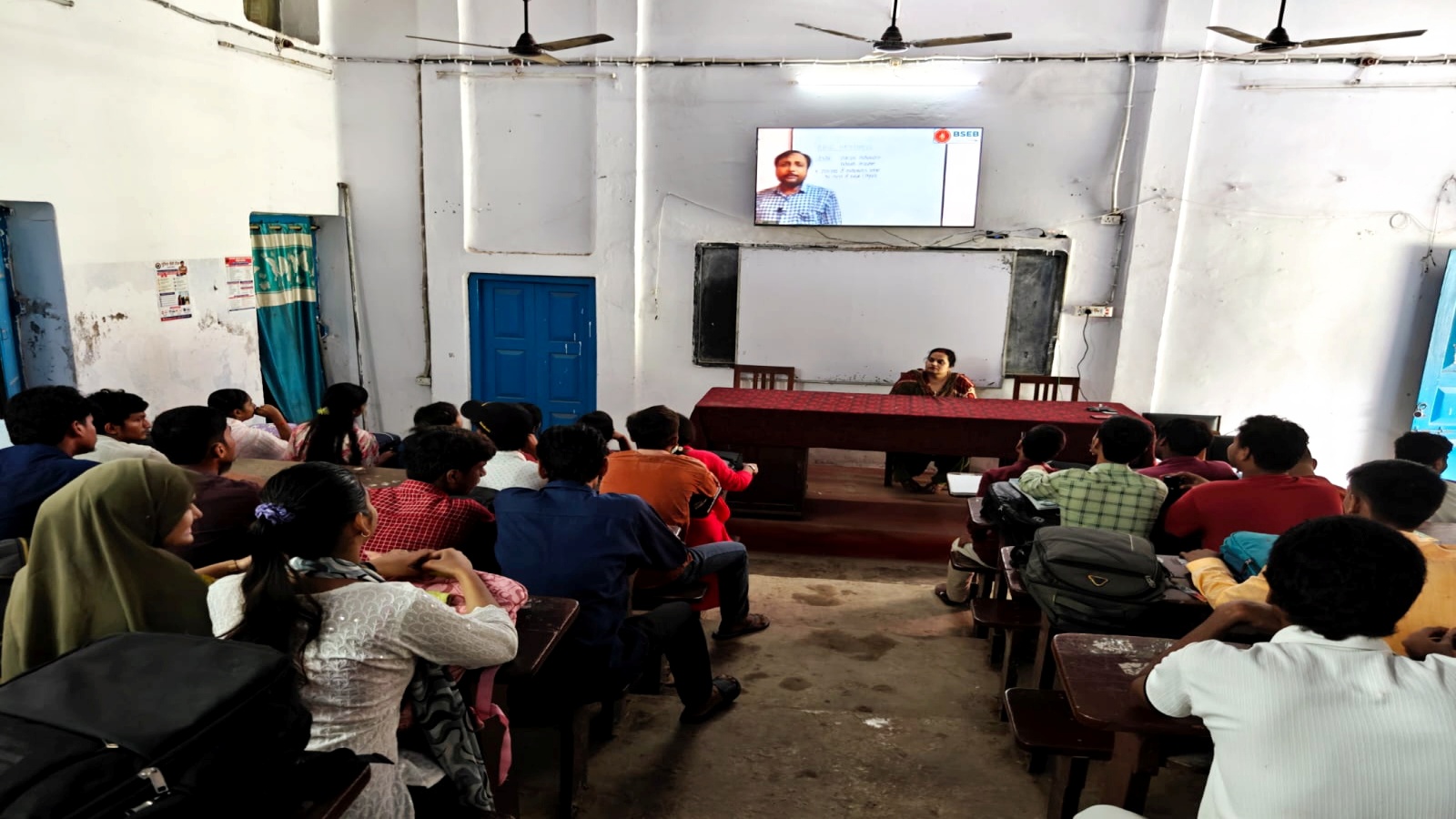 बिहार बोर्ड ने 155 मॉडल स्कूलों में मुफ्त JEE और NEET कोचिंग का विस्तार किया