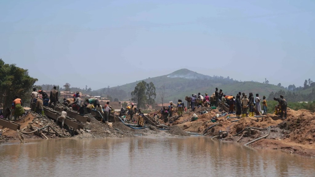 gold mine collapse
