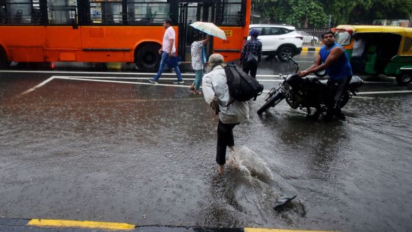 Rainfall in New Delhi on Monday. (Express Photo by Praveen Khanna)