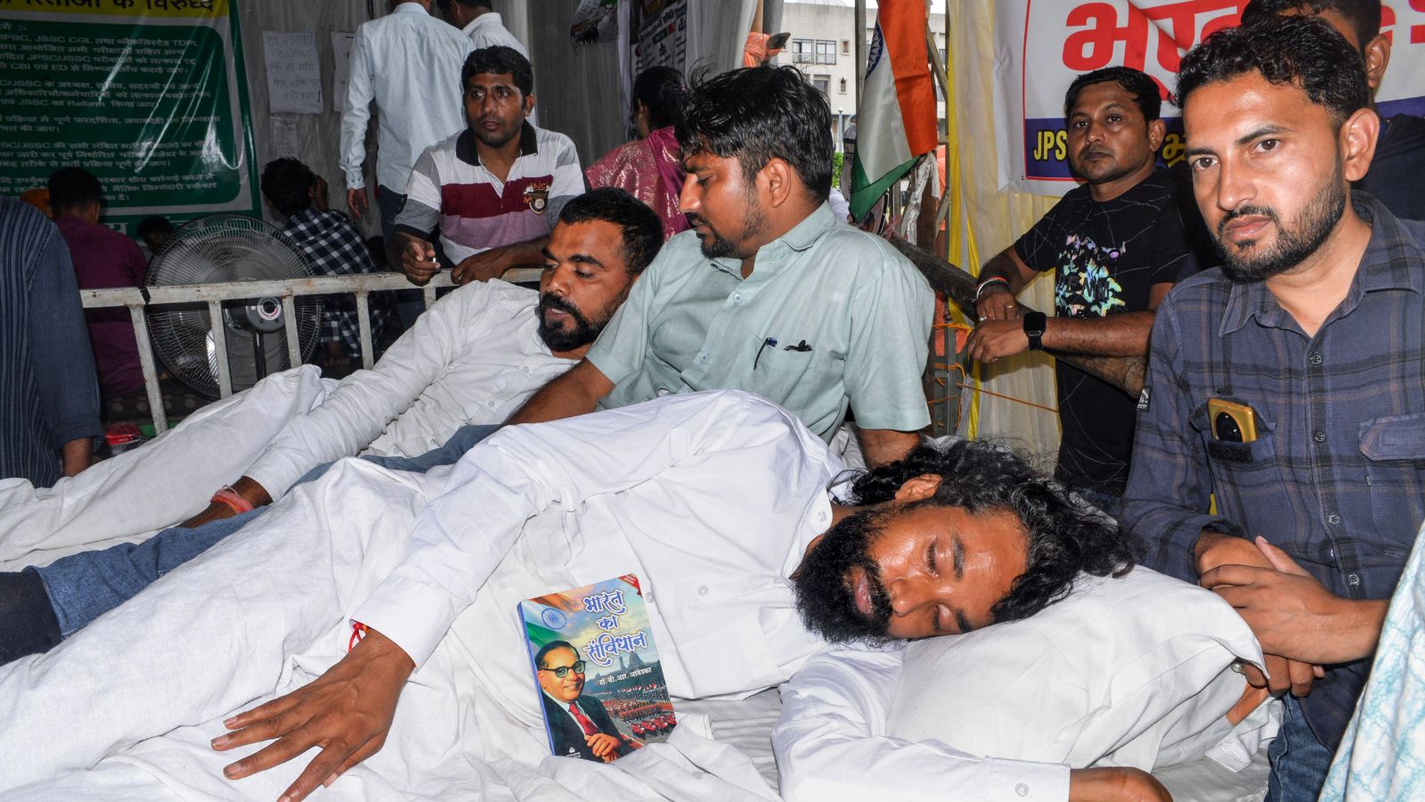 Jharkhand protests intensify as Governor meets Soren, student delegation set for talks